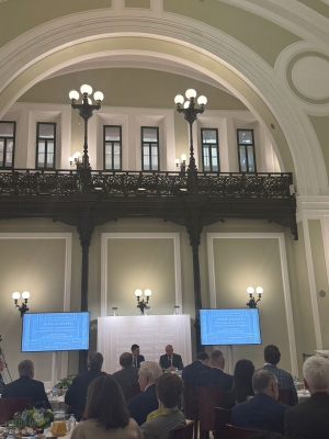 Деловой завтрак с Министром  промышленности и торгоговли  А.А.Алихановым